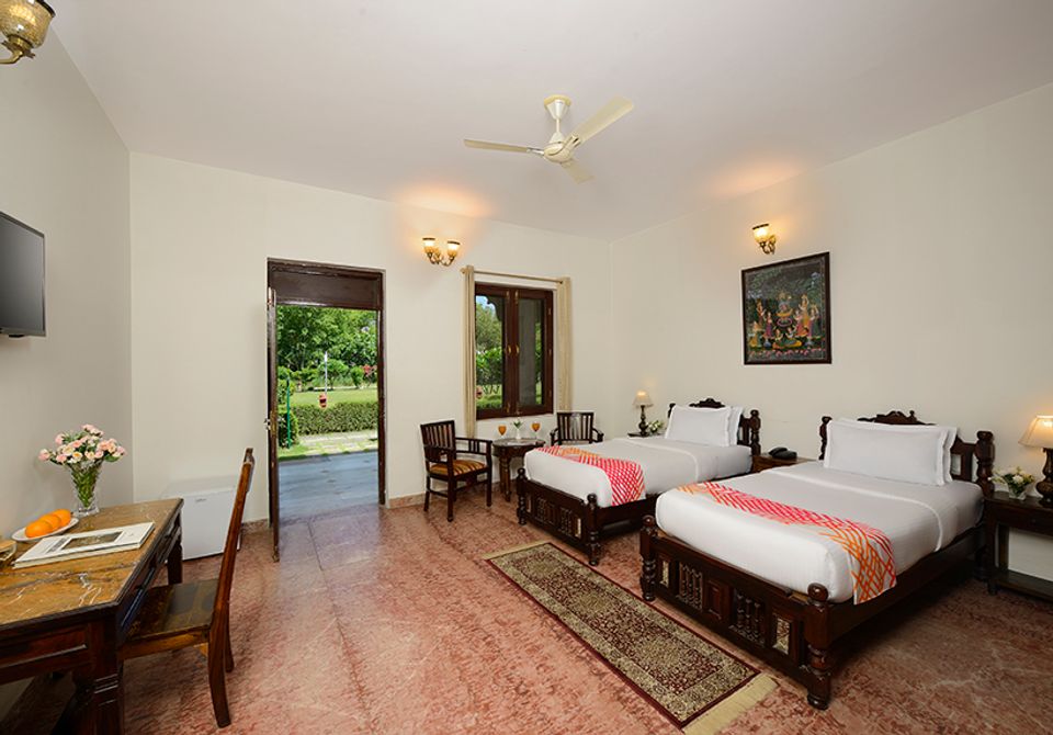 hotel-room-image