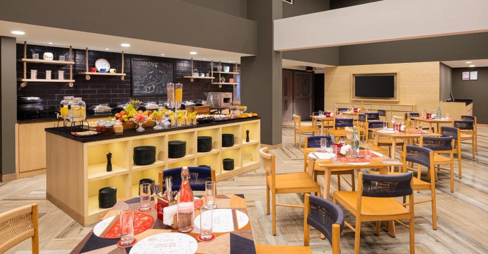 Qmin Restaurant at Ginger Ahmedabad Vastarapur 2