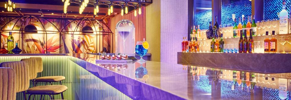 Modern Lounge and Bar Area – Wink Bar, Vivanta Navi Mumbai