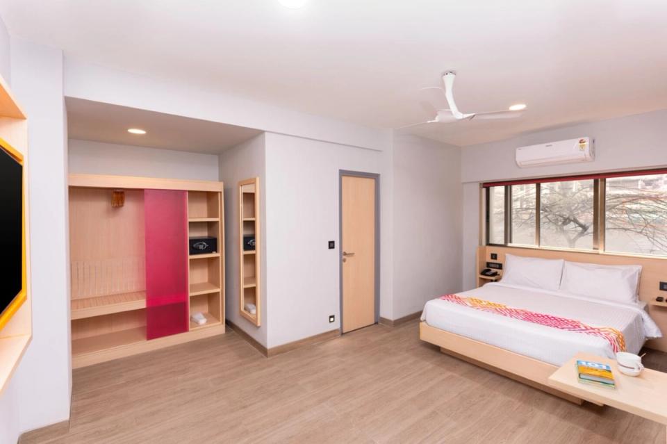 hotel-room-image