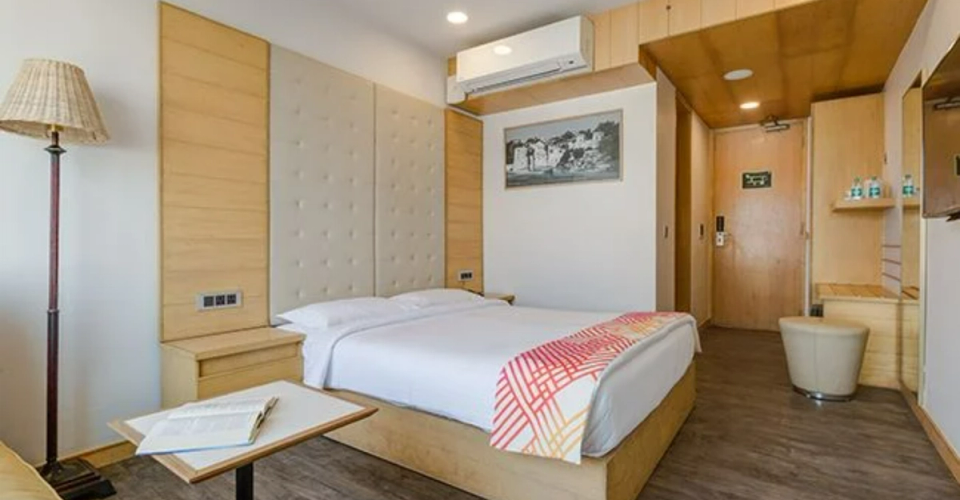 hotel-room-image