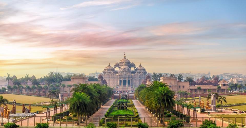 Places to visit near Ginger East Delhi- Akshardham Temple