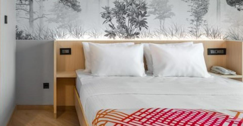 hotel-room-image