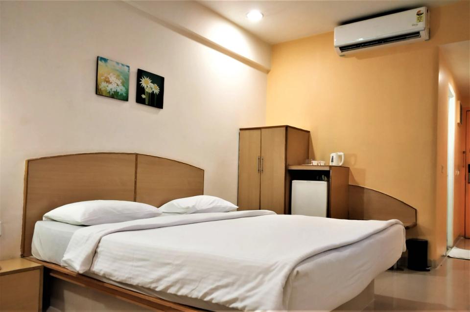 hotel-room-image