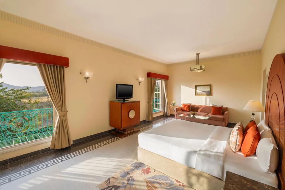 Deluxe Room - Accommodation in Jaipur at Ramgarh Lodge