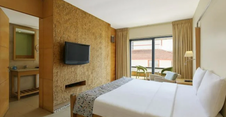 hotel-room-image