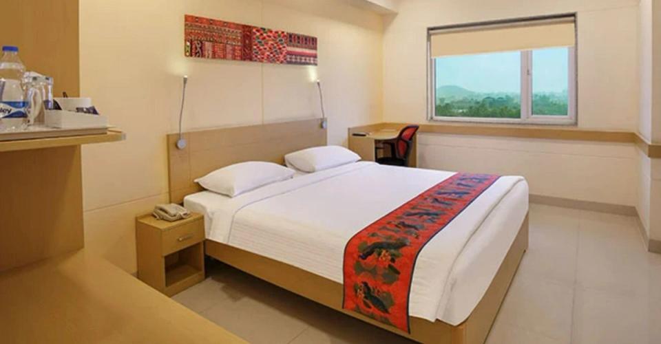 hotel-room-image