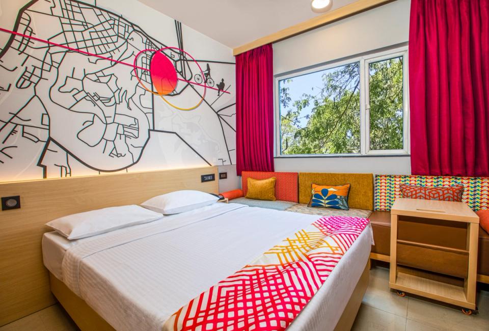 hotel-room-image