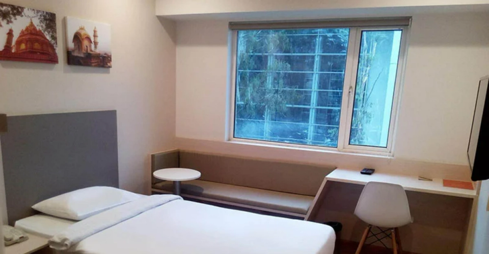 hotel-room-image
