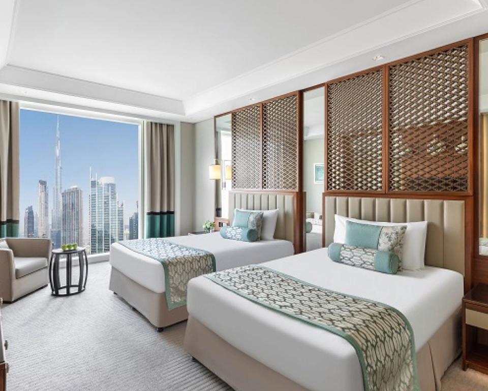 Luxury Burj View Room Twin Bed - Taj Dubai