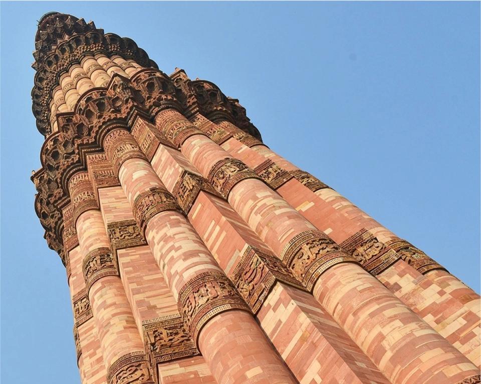Qutub Minar - Attractions & Places to Visit in New Delhi