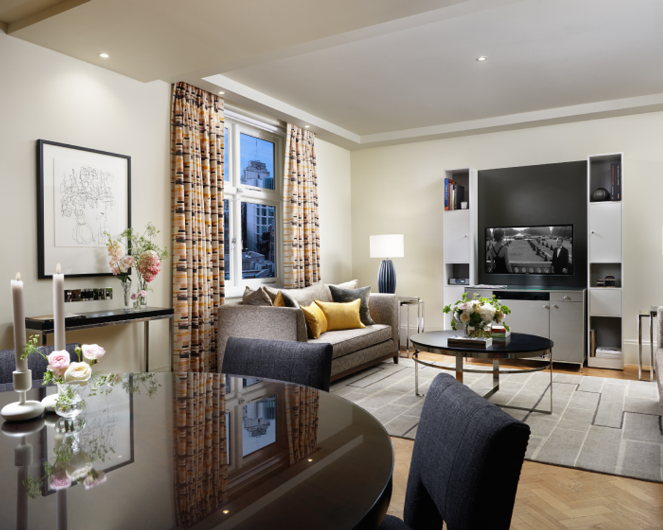 Kings Deluxe Three Bedroom Suite - Taj 51 Buckingham Gate