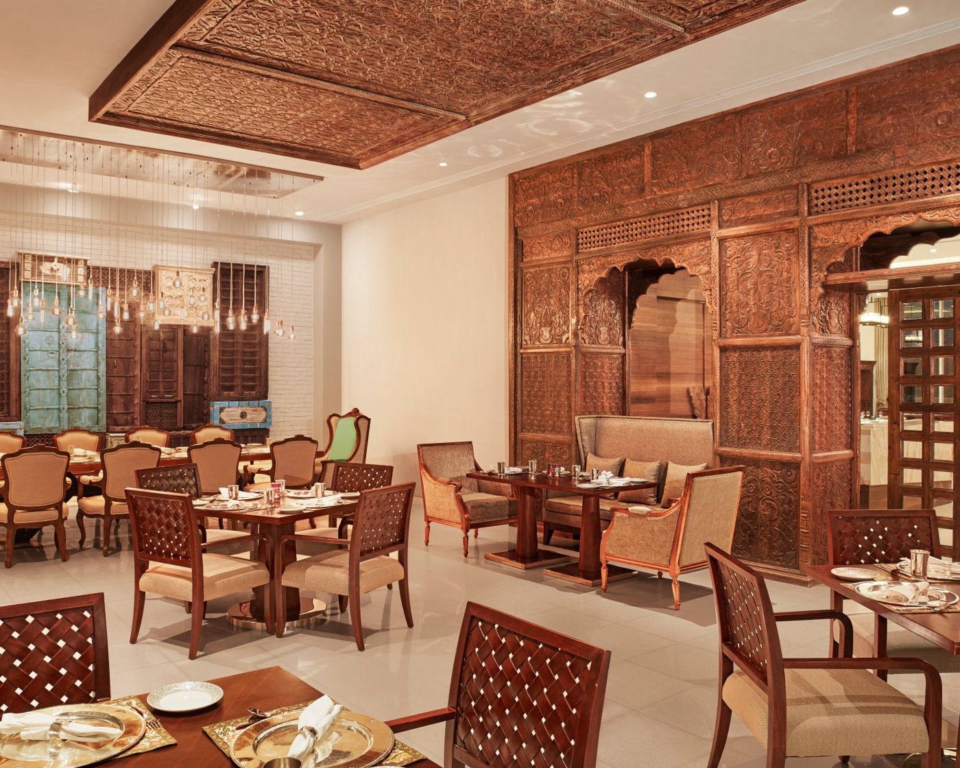 Restaurants in Udaipur - Luxury Dining Restaurants | Taj Hotels