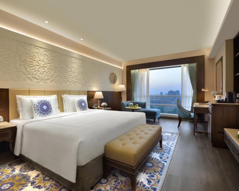 Deluxe Suite - Luxury Rooms And Suites at Taj Skyline, Ahmedabad 