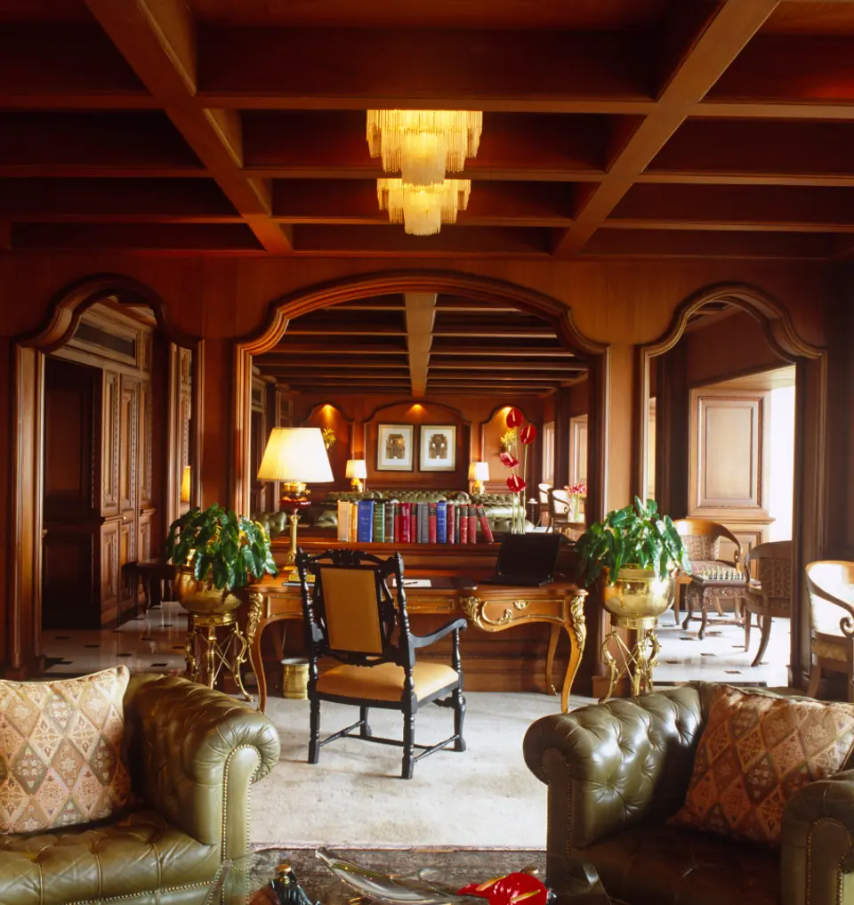  Interiors By Famed Designer Bob Fox - Taj Bengal, Kolkata