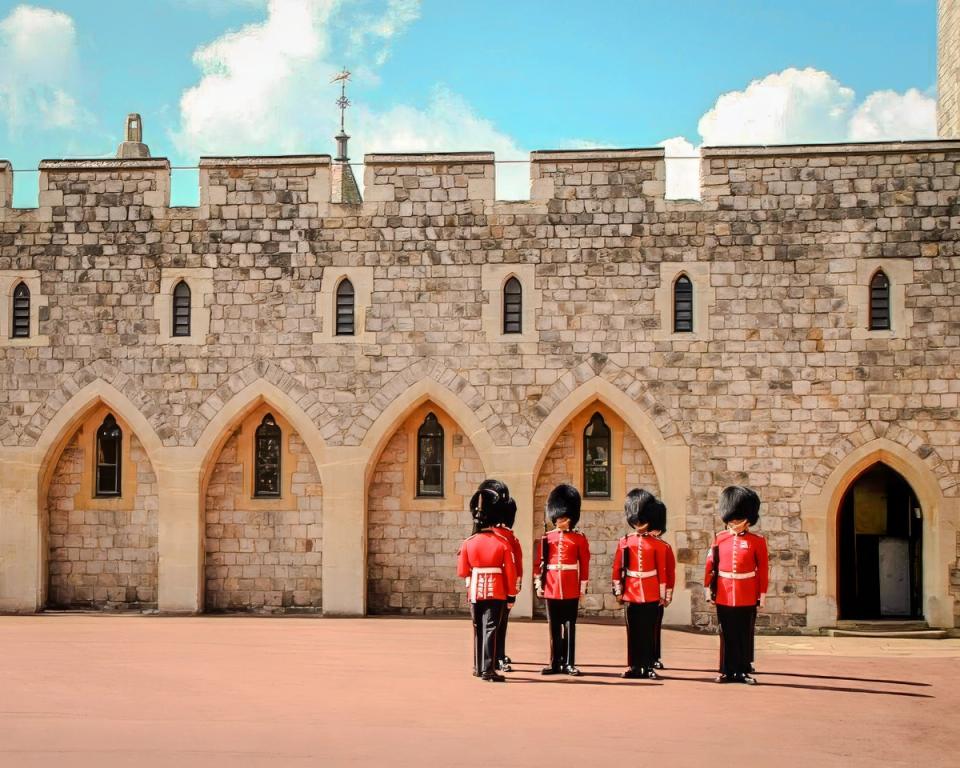Changing Of The Guard - Attractions & Places to Visit in London