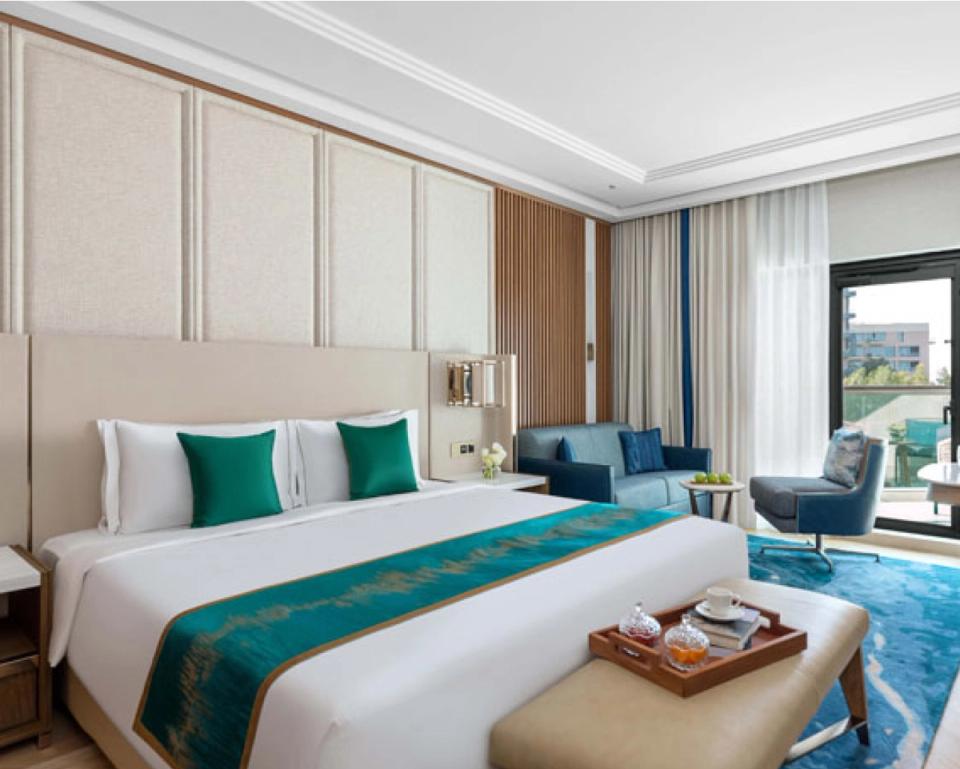 Luxury Room King Bed - Taj Exotica, Dubai