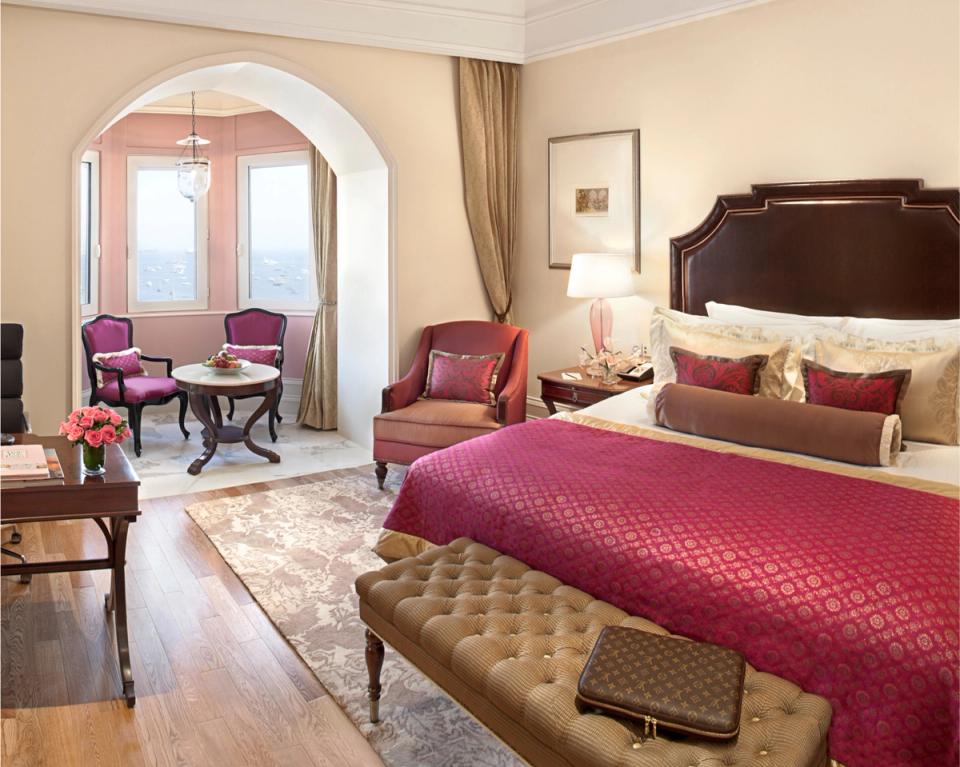 Luxury Grand Room With Sea View & King Bed - Taj Mahal Palace, Mumbai