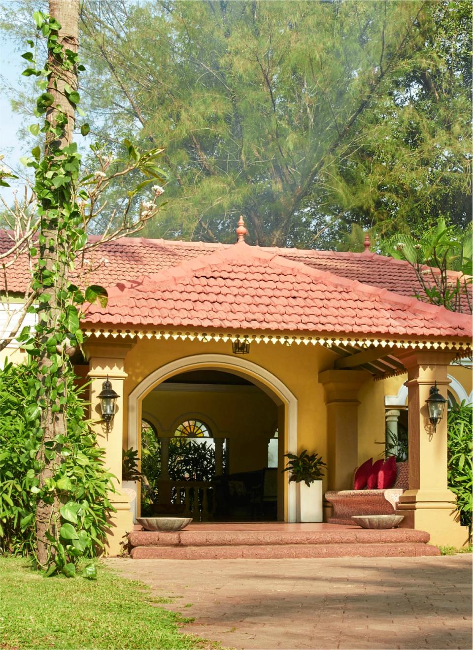 Taj Holiday Village Resort & Spa, Goa - Resort in North Goa near Sinquerim  Beach | Taj Hotels