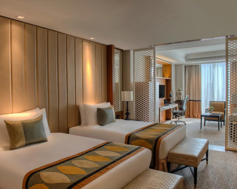 Luxury Family City View Room Twin Bed - Taj Dubai
