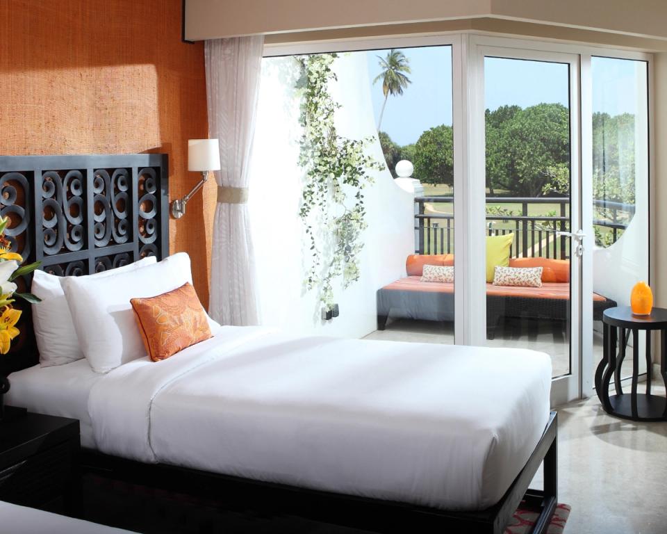 Deluxe Room With Garden View & Twin Bed Room - Taj Bentota Resort & Spa, Sri Lanka