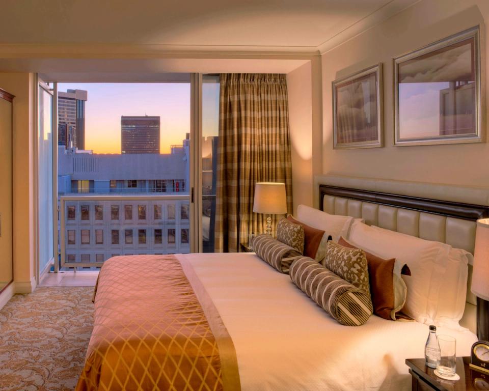 Family 2 Bedroom Suite With City View - Luxury Room & Suites at Taj Cape Town