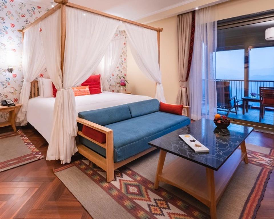 Luxury Duplex Room Valley King Bed - Luxury Room at Taj Theog, Shimla