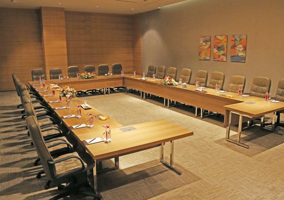Meeting Room 5 - Luxury Venues at Taj Bangalore, Bengaluru