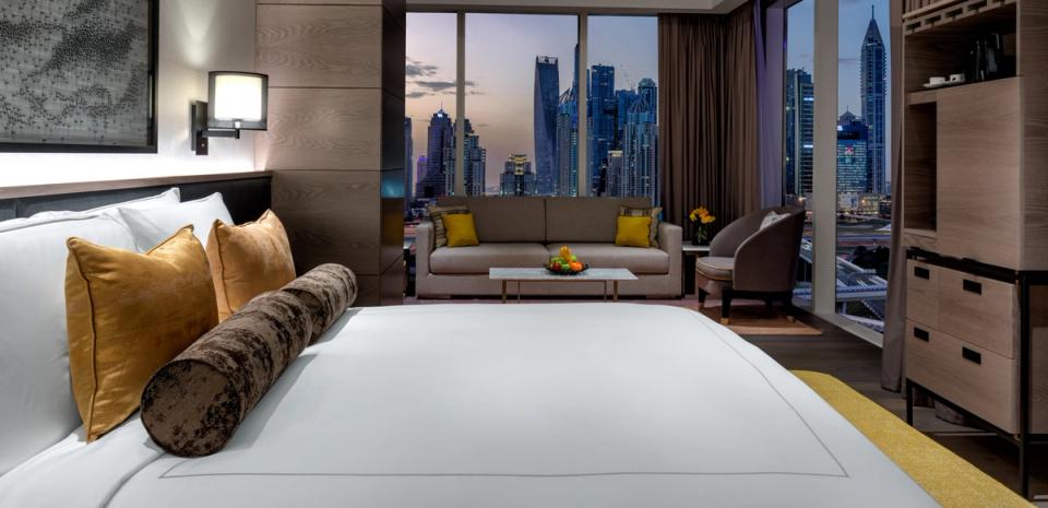 Luxury Room View of Taj Jumeirah Lakes Towers, Dubai - Banner Image