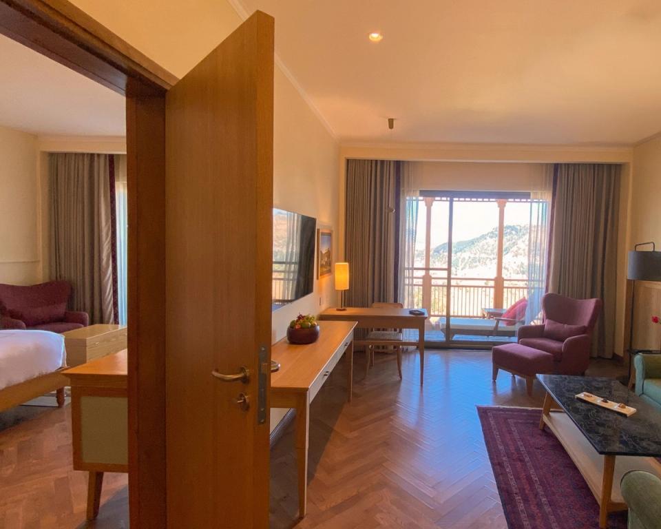 Executive Suite Valley View - Luxury Rooms at Taj Theog, Shimla