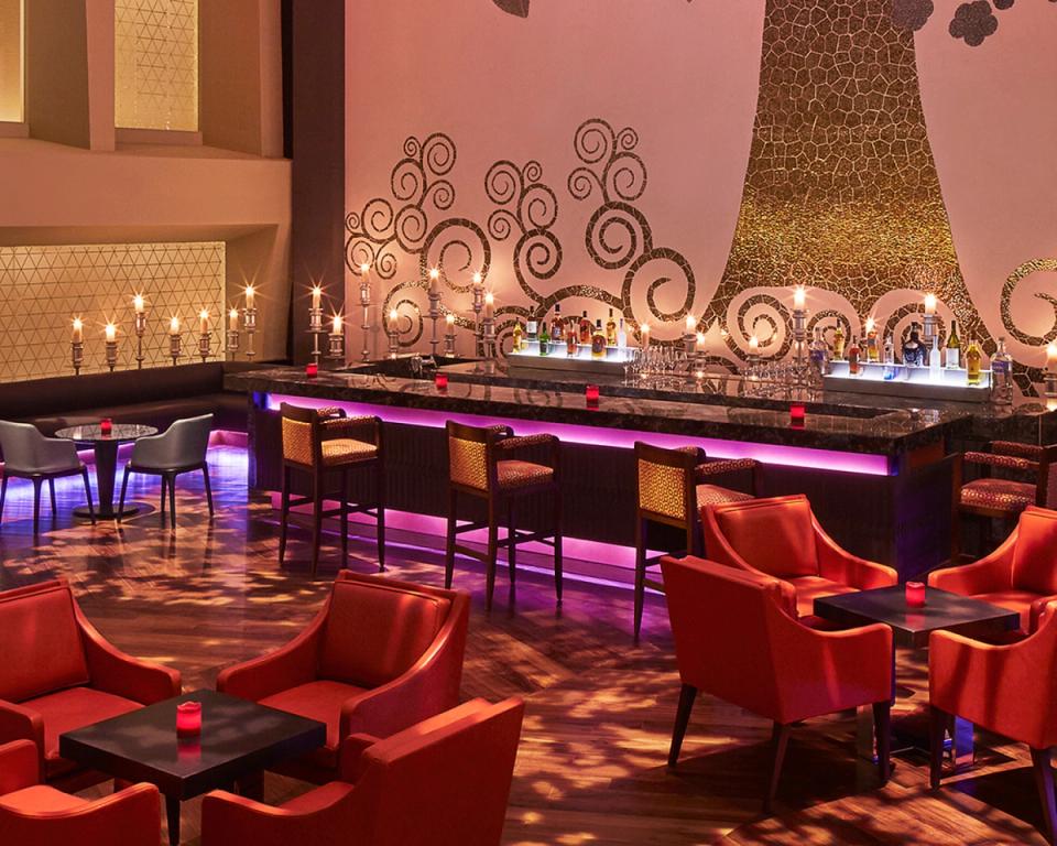 Tiqri Bar & Lounge - Luxury Restaurant at Taj Santacruz