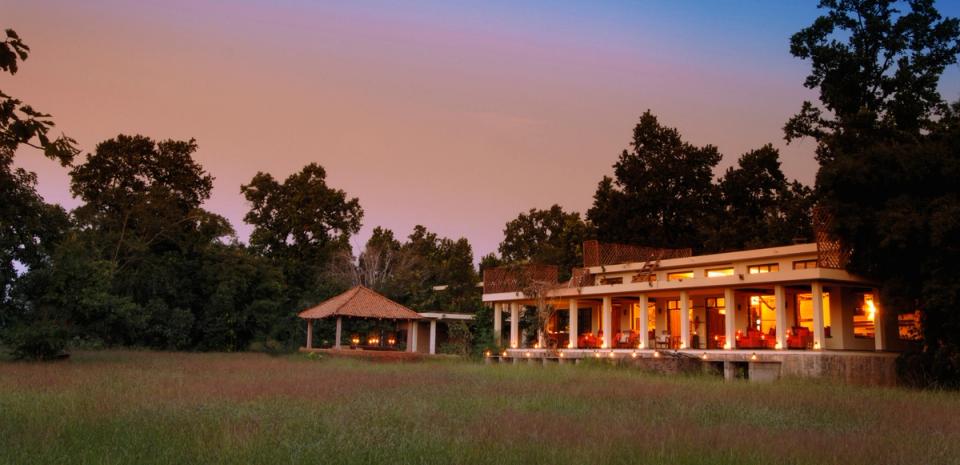 Luxury Jungle Safari Resort In Bandhavgarh National Park