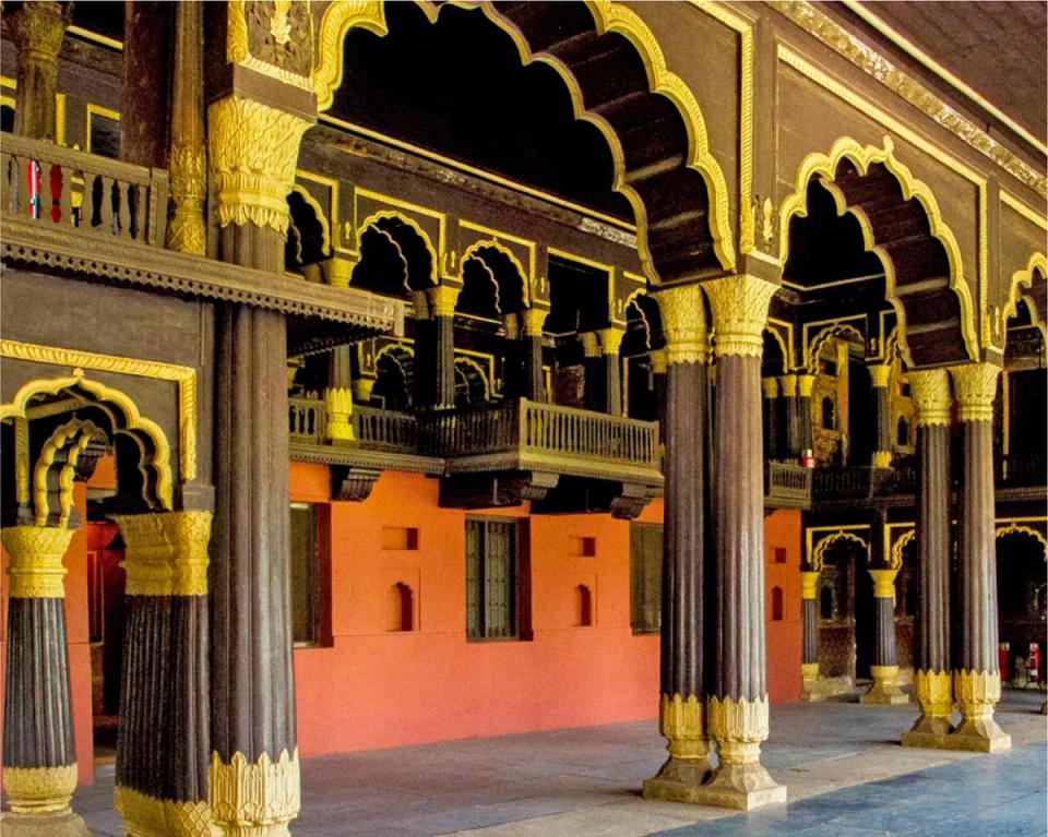 K.R Market & Tipu Sultan's Palace - Attractions & Places to Visit in Bengaluru