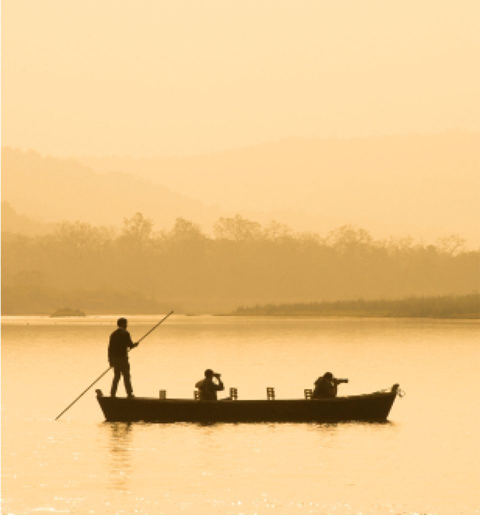 Canoe Safari - Experiences at Meghauli Serai,Nepal