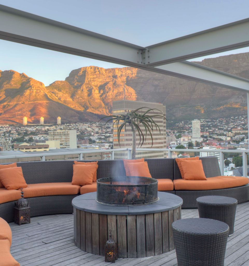 Brilliant Views Of Cape Town's Iconic Table Mountain