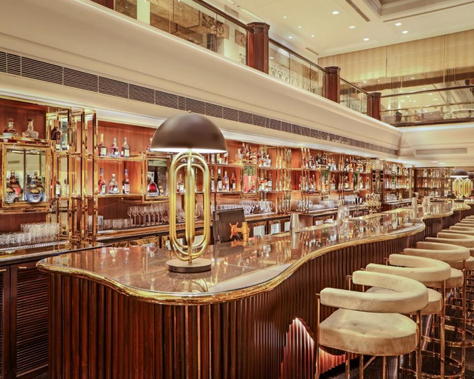 Atrium Bar - Luxury Dining at Taj Lands End, Mumbai