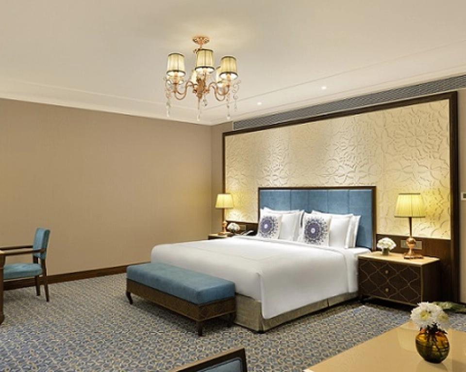 Luxury Grande - Luxury Rooms And Suites at Taj Skyline, Ahmedabad 