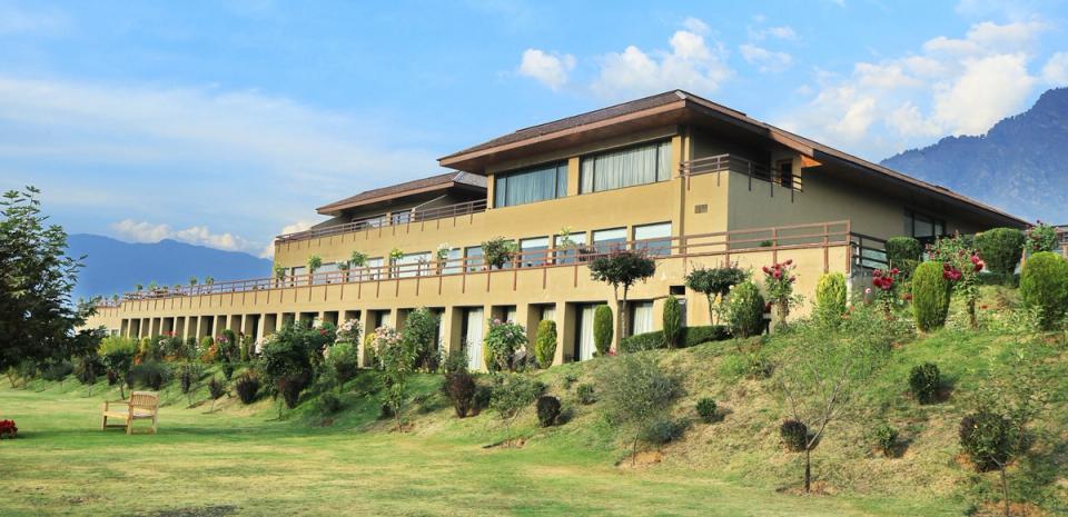 Vivanta Dal View - 5-Star Hotel In Srinagar Near Dal Lake