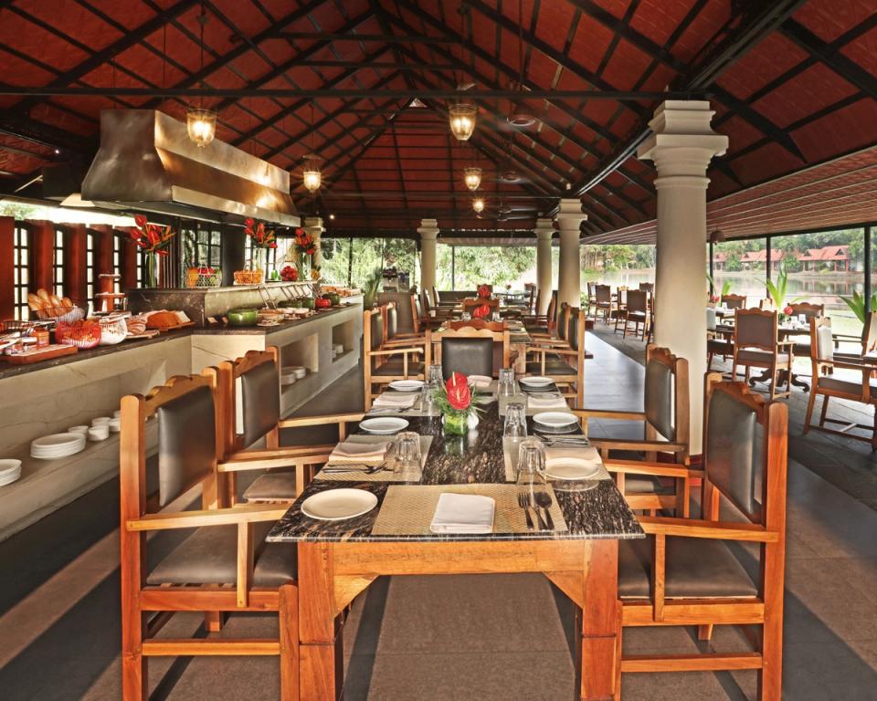 Vembanad Bistro - Luxury Dining at Taj Kumarakom Resort & Spa