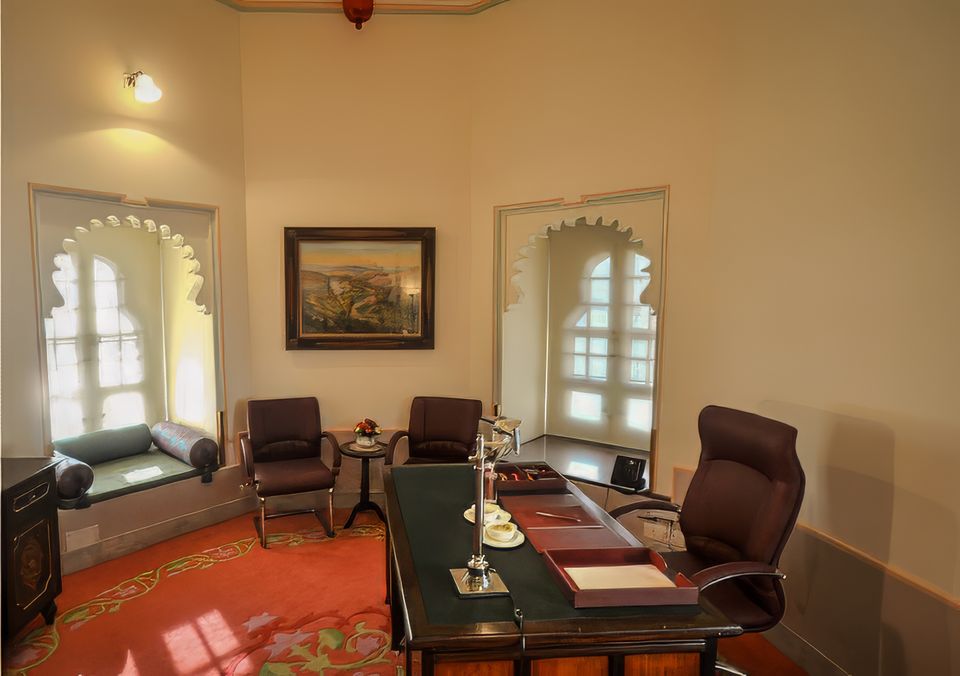 Jade Meeting Room - Taj Fateh Prakash Palace