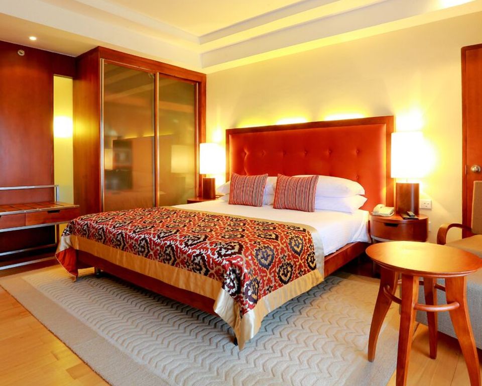 Deluxe Room City Facing With King Bed - Taj Samudra, Colombo