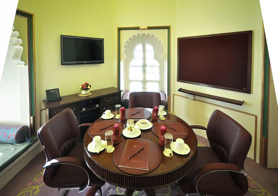 Amethyst Meeting Room - Taj Fateh Prakash Palace