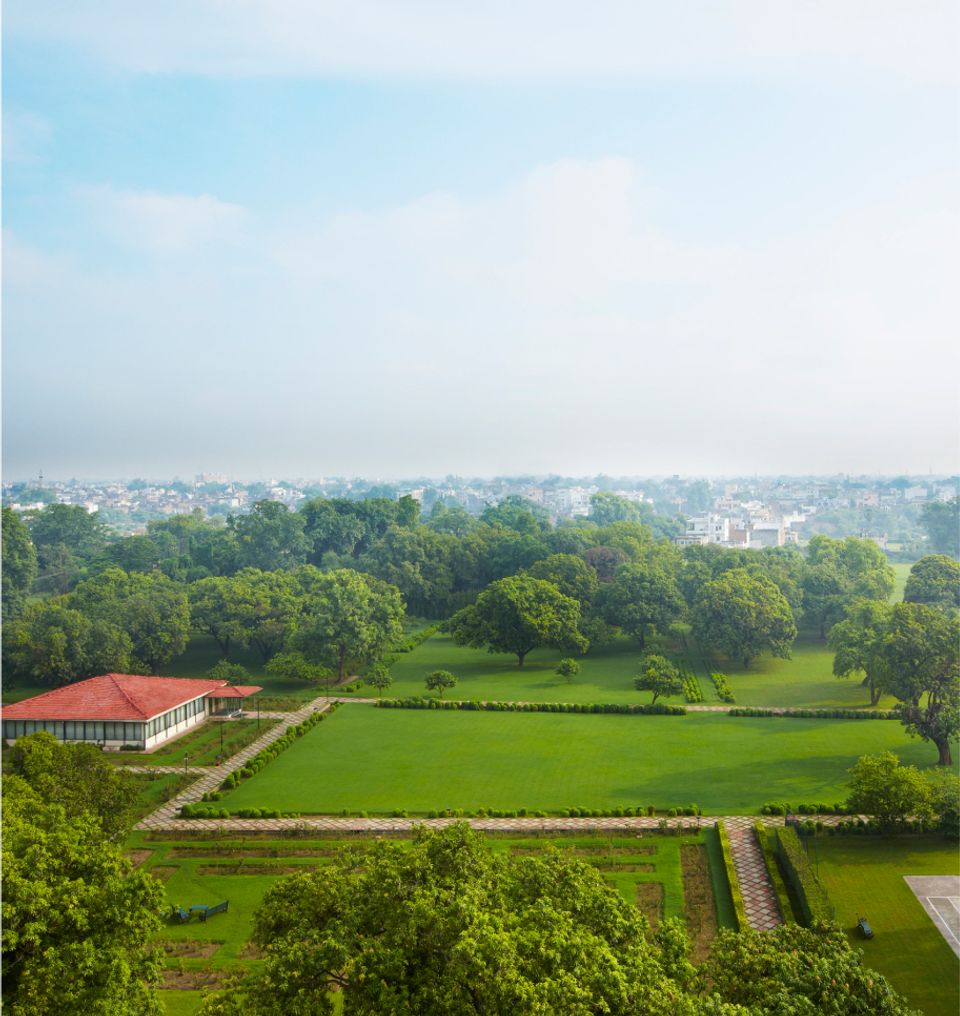 Set Amid 12 Acres Of Landscaped Gardens - Taj Ganges, Varanasi