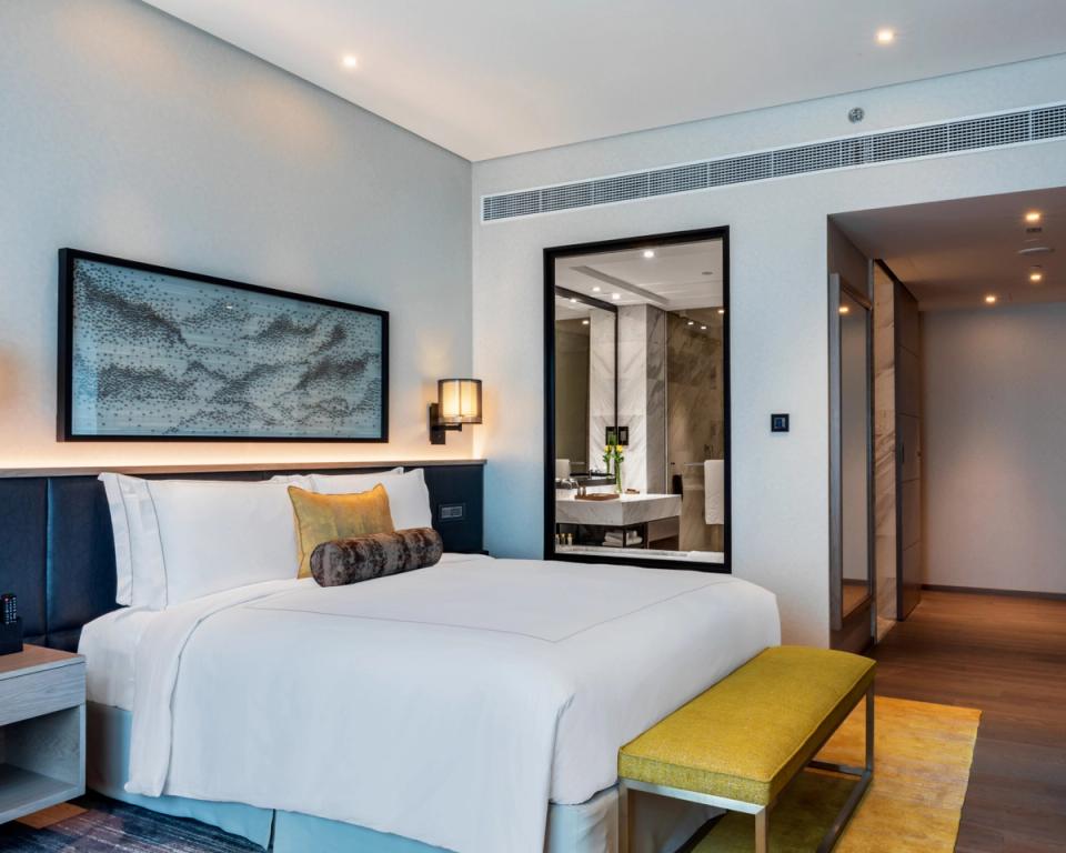 One Bedroom Luxury Suite - Taj Jumeirah Lakes Towers
