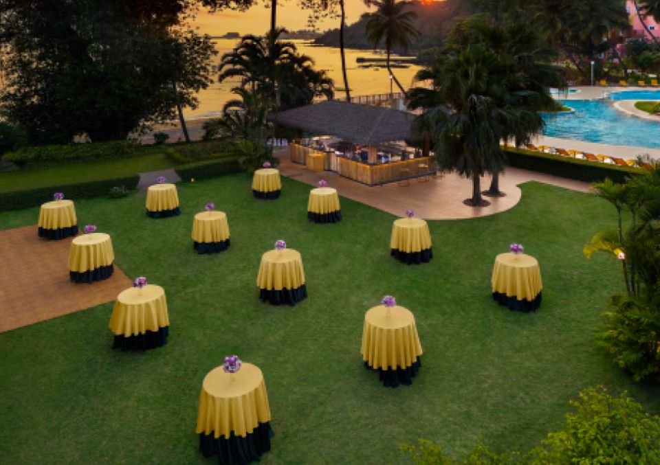 Poolside Lawns - Taj Cidade de Goa, Heritage