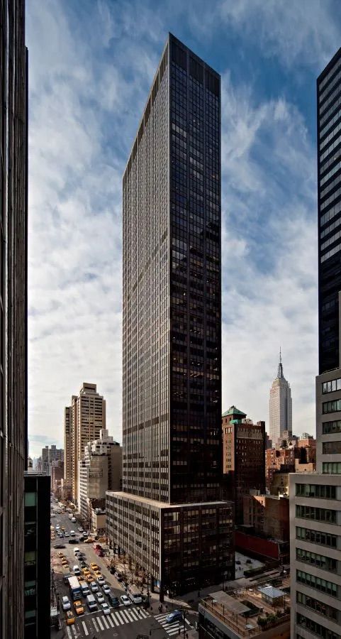 L&L Holding Signs Lease Extensions in Manhattan