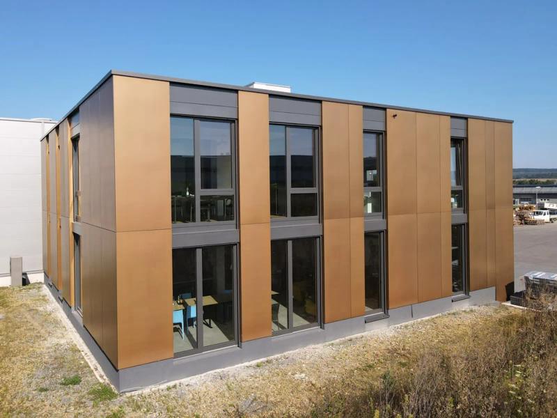 Budynek firmy mirrorINOX