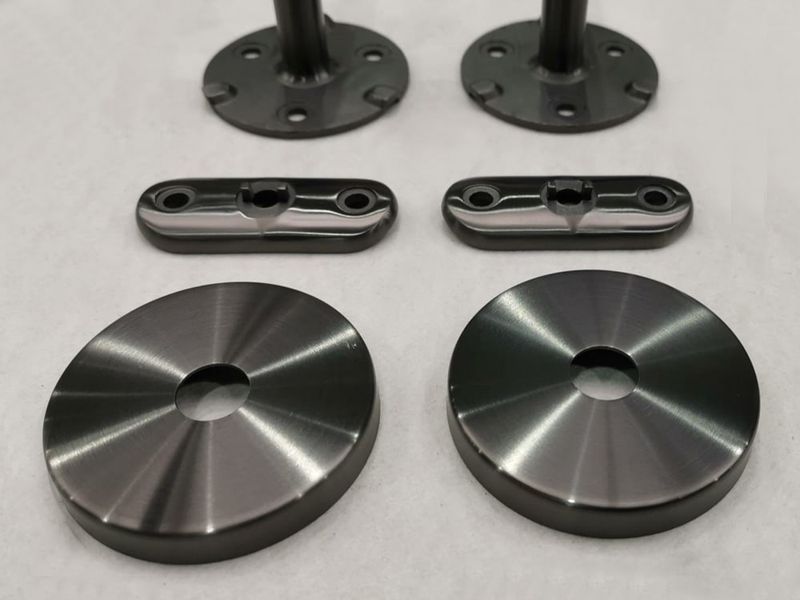 Powłoka PVD drobnych elementów Black-TiN firmy MirrorINOX