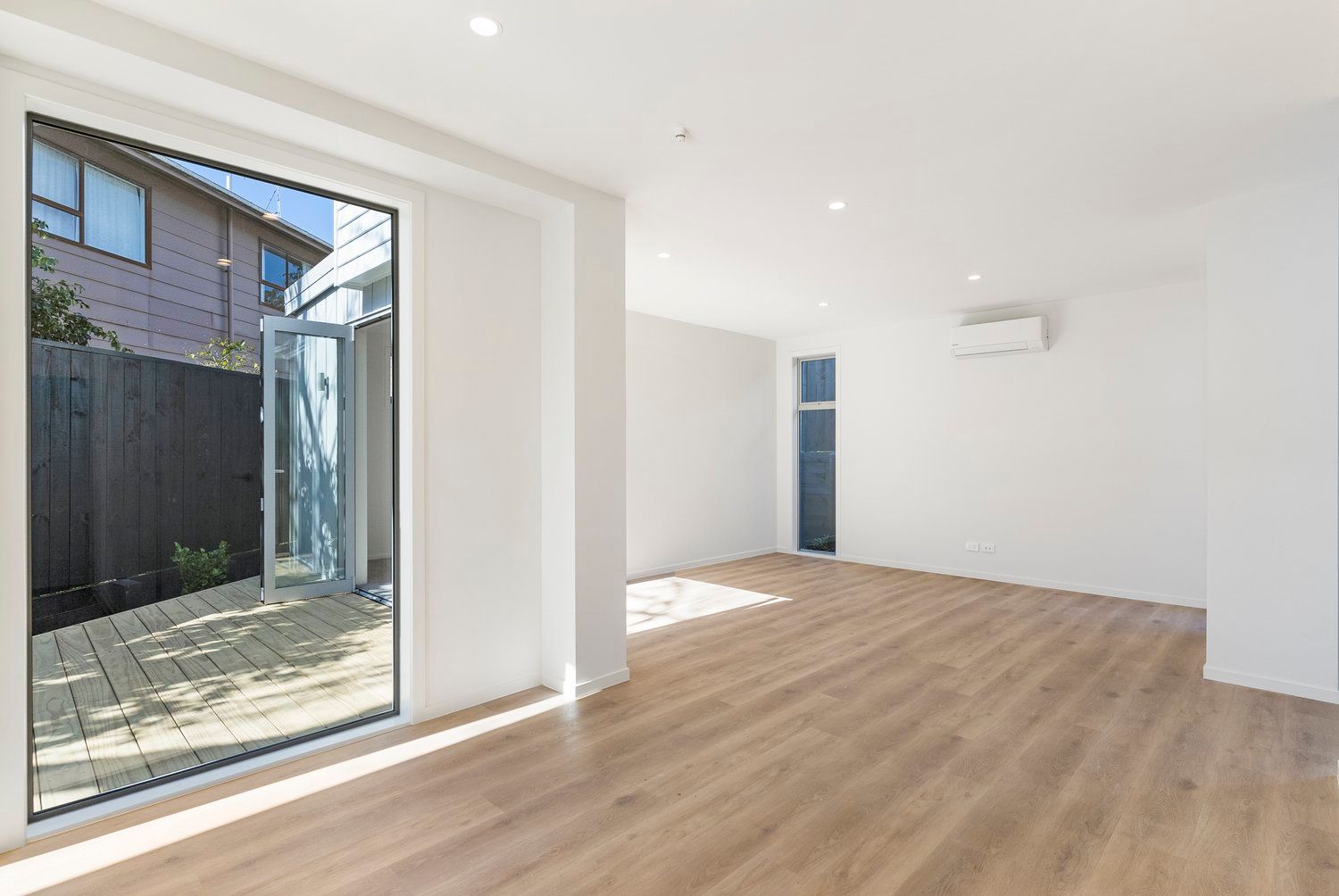 89-sailsbury-gallery-1.jpg