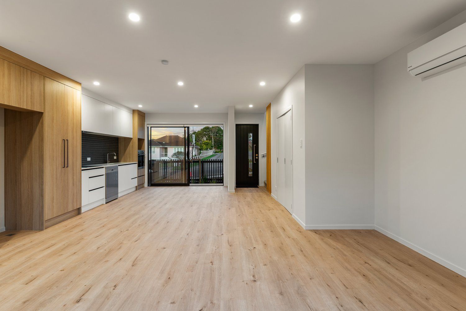 56-sailsbury-gallery-15.jpg